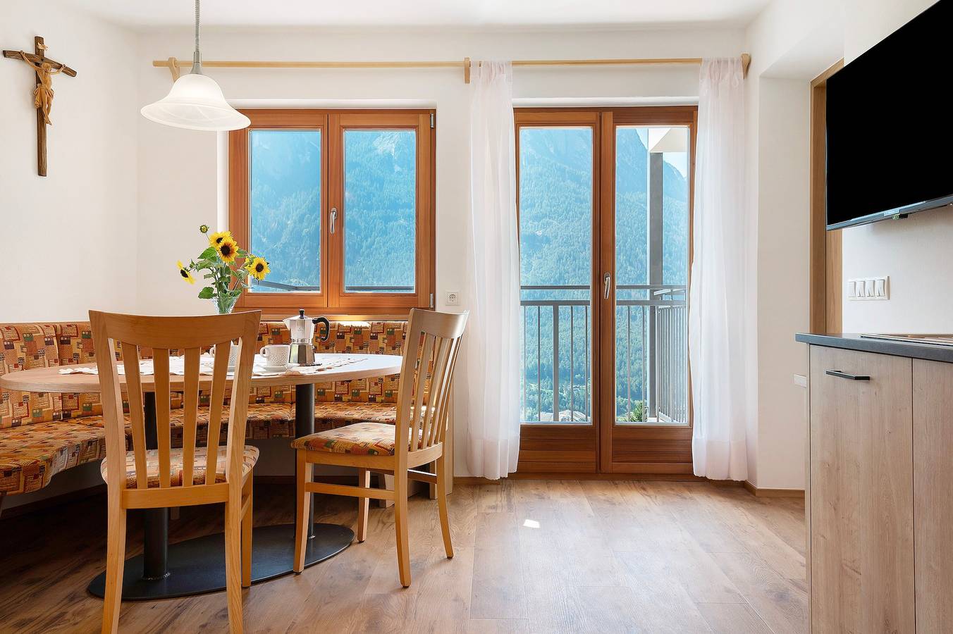 Apartamento entero, Apartamento 'Thusnelda D' con vistas a la montaña, balcón y Wi-Fi in Telfen-Lanzin, Castelrotto