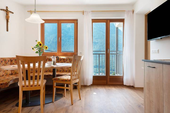 Ganze Wohnung, Ferienwohnung 'Thusnelda D' mit Bergblick, Balkon & Wlan in Telfen-Lanzin, Kastelruth