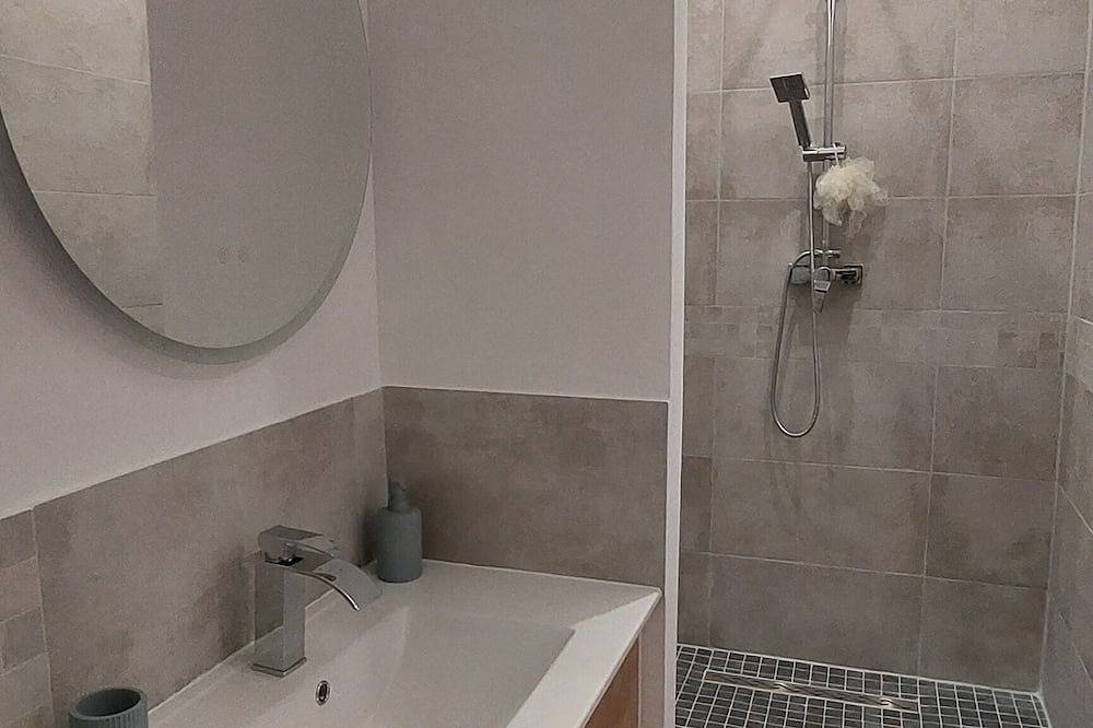 Appartement entier, Appartement agréable et lumineux décoré avec amour in Pernes-les-Fontaines, Vaucluse