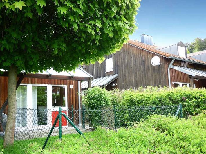 Ferienhaus für 4 Personen, mit Terrasse und Garten in Zandt