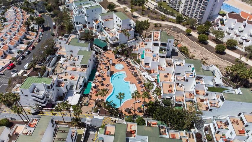 Apartahotel para 8 personas, con piscina y balcón en Costa Adeje