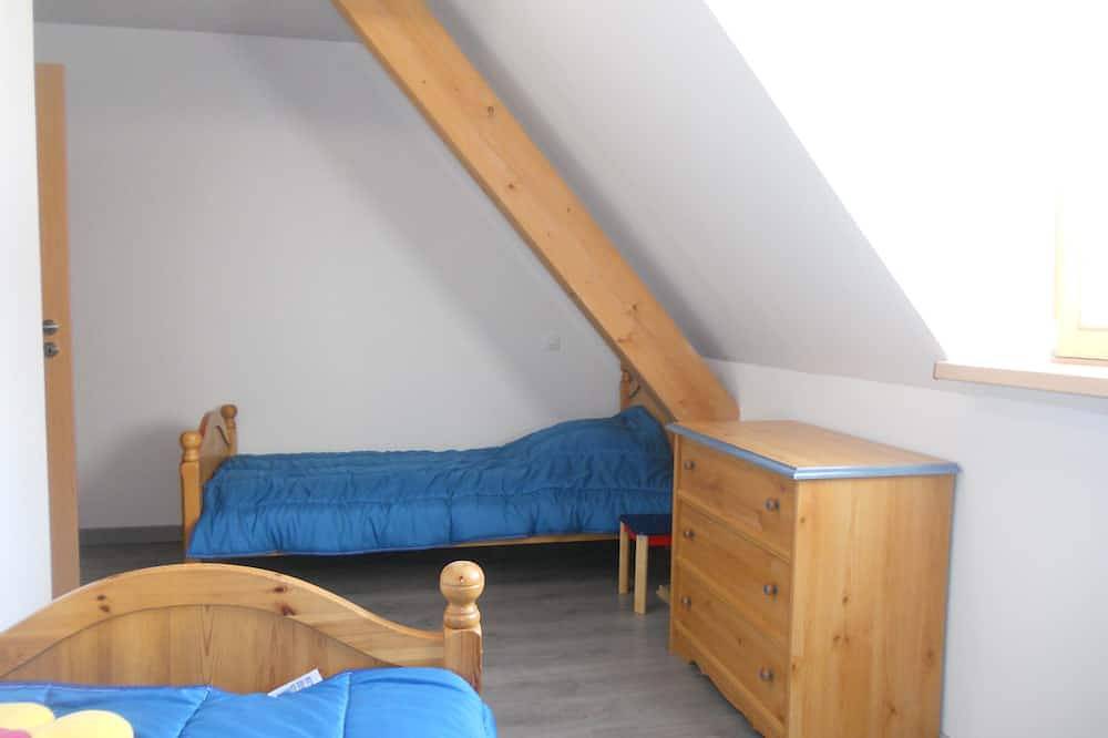 Ganze Wohnung, Ferienhaus im Weinberg in der Nähe der Weinstraße. in Hunawihr, Regionaler Naturpark Belchen der Vogesen