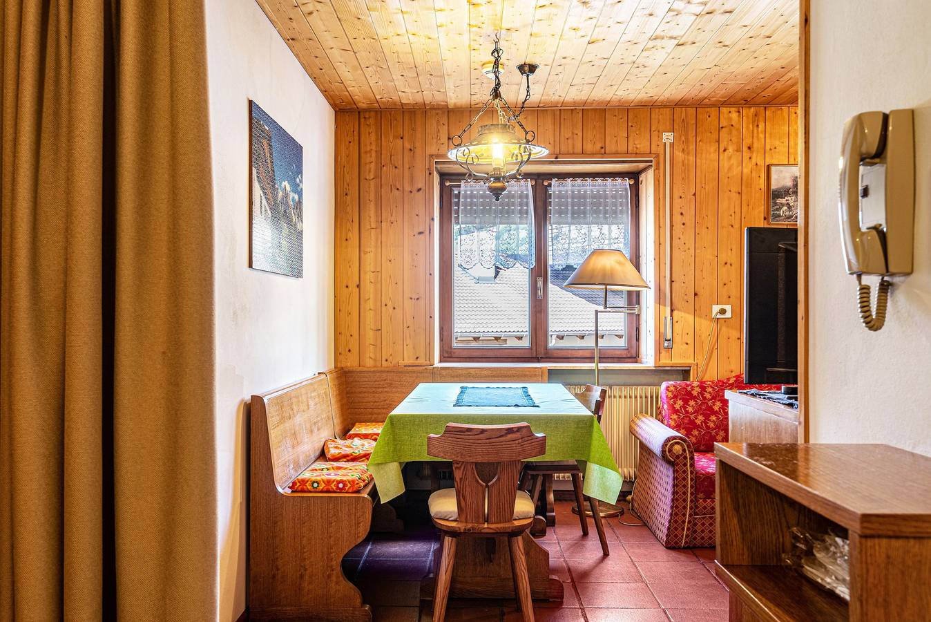 Appartamento intero, Appartamento 103 della Pension Sonia con vista sulle montagne, giardino e Wi-Fi in Santa Maddalena (Valle Isarco), Funes