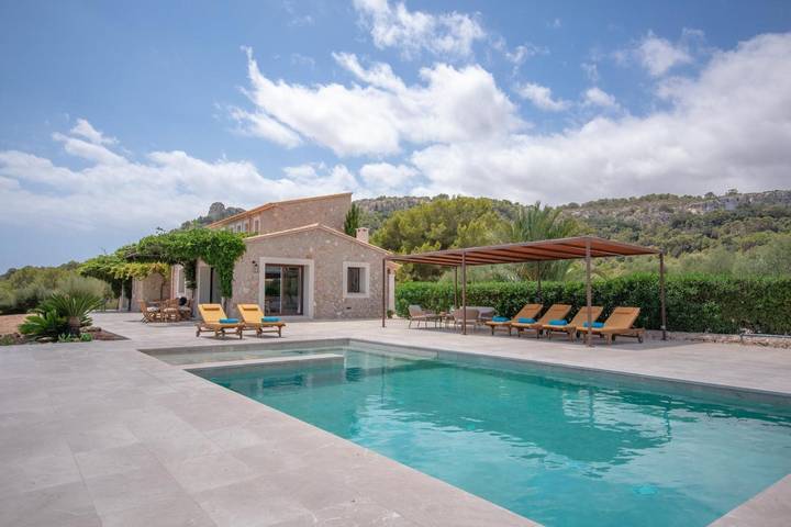 Apartamento entero, Apartamento 'Llorer De Na Penyal' con vistas al mar, Wi-Fi y aire acondicionado in Son Servera, Mallorca Este