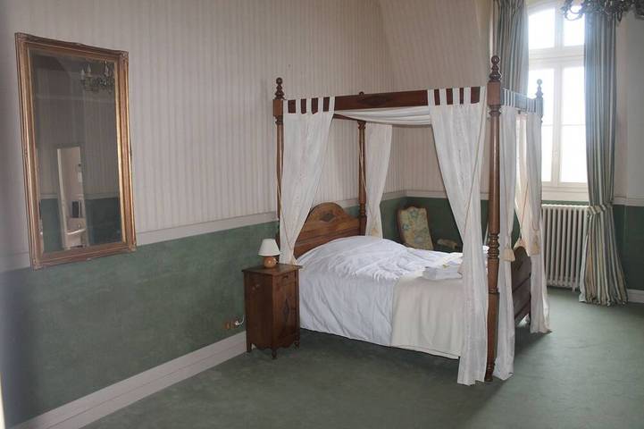 Gîte pour 42 personnes, avec jardin à Le Bourg-d'Iré - 2