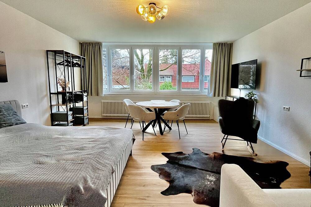Ganze Wohnung, Moderne Ferienwohnung Studio Lana im Herzen von Bad Zwischenahn in erster Reihe in Zwischenahner Meer, Bad Zwischenahn