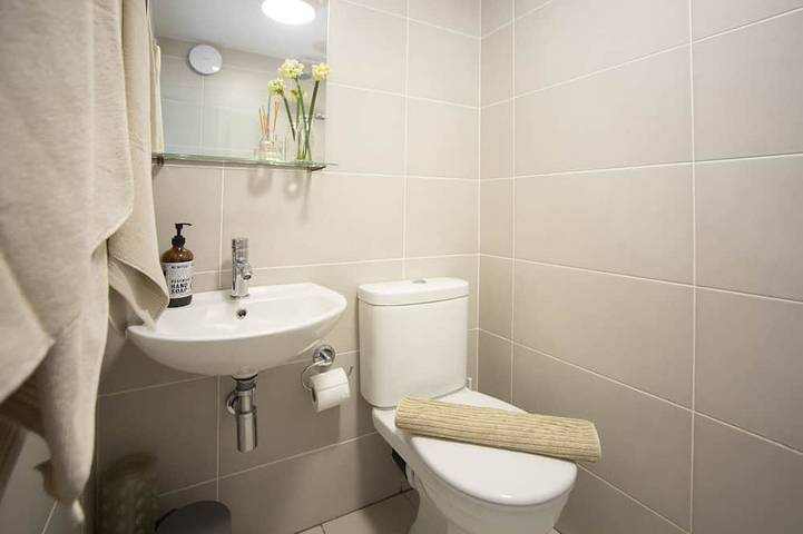 Gardener's Cottage with Stunning Views in Gateshead