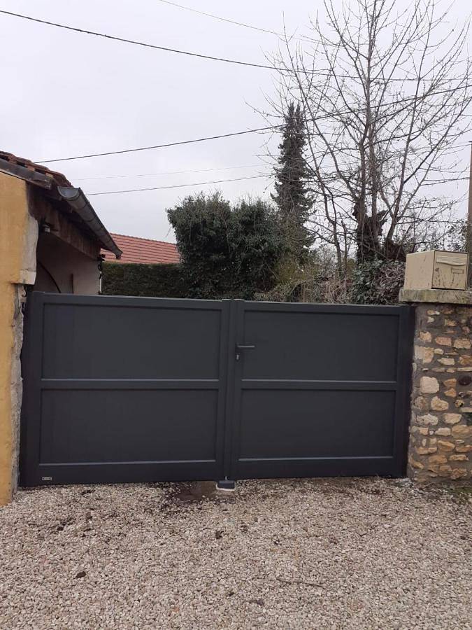 Location de vacances pour 8 personnes, avec jardin à Lainsecq - 2