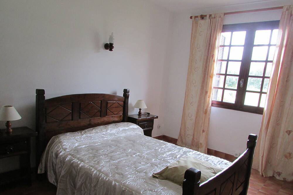 Appartement entier, Dessous De Villa Avec Jardin in Cervione, Arrondissement de Corte
