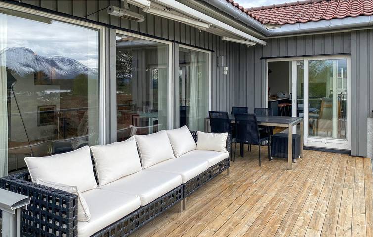 Ferienhaus für 4 Personen mit Terrasse in Ålesund
