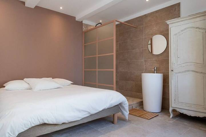 Gîte pour 10 personnes, avec jardin à Montfaucon (France) - 4