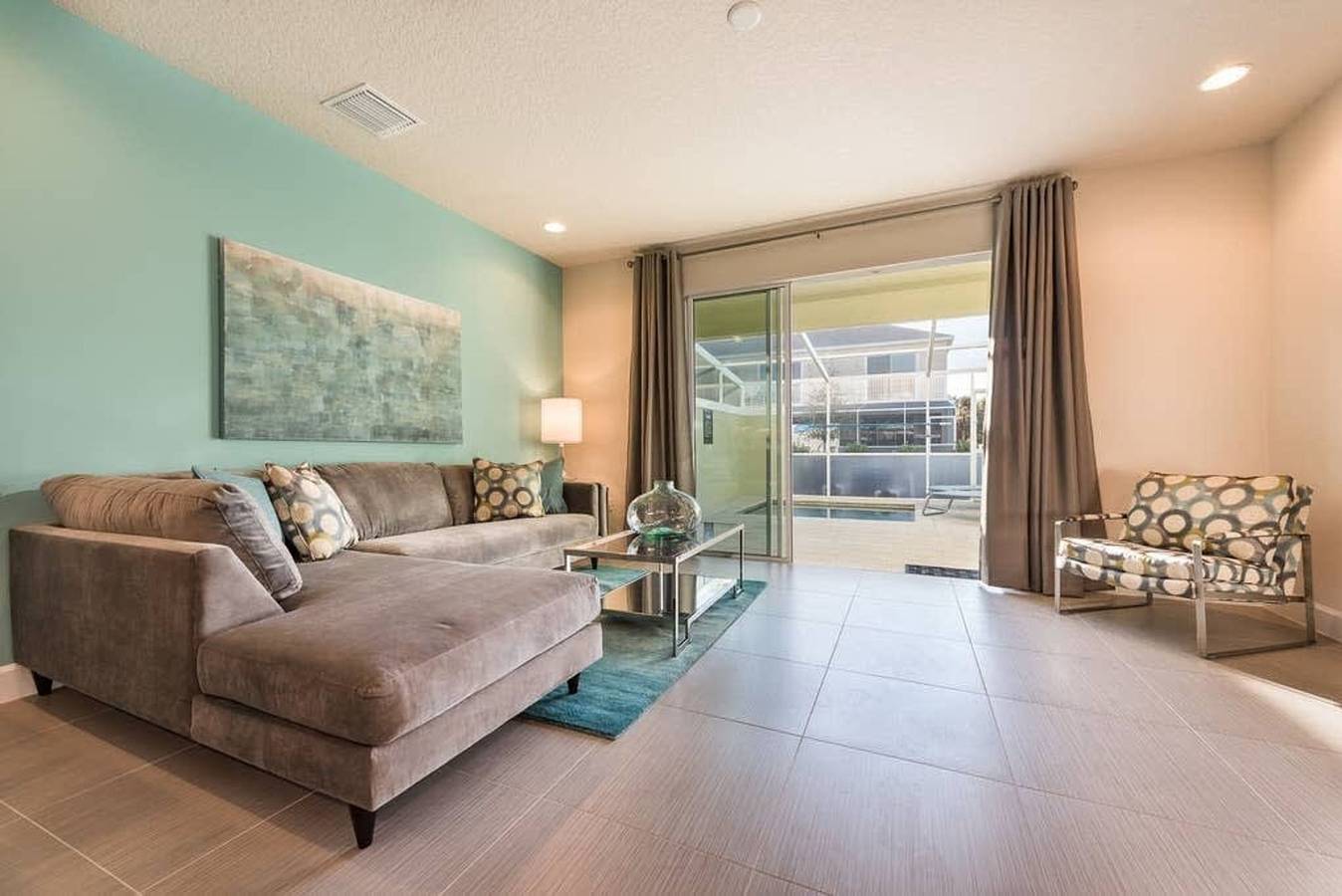 Super cozy home with private pool in Four Corners, Lake County