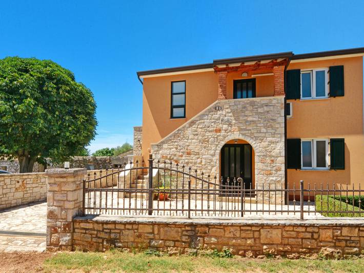 Ferienhaus für 7 Personen, mit Terrasse und Garten in Umag und Umgebung