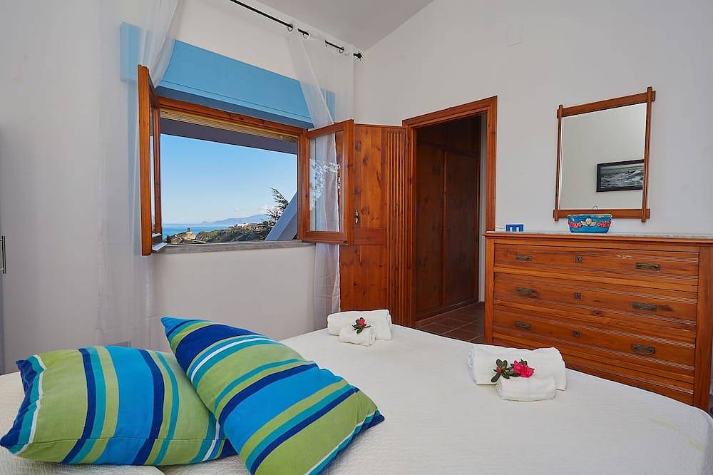 Villa Hermosa con piscina y vista al mar. in Torre Colonna-Sperone, Altavilla Milicia