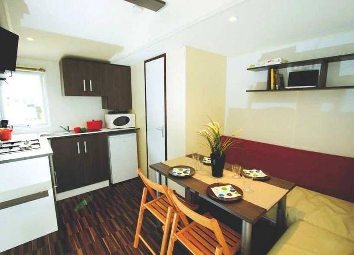 Mobil home pour 4 personnes, avec bassin pour enfant dans Plage des Chardons - 4