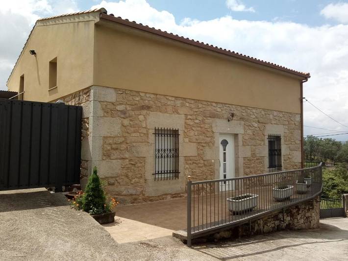 Apartamento para 4 personas, con Terraza además de Jardín y Vistas en Aldeadávila de la Ribera