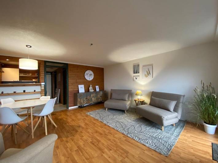 Ferienwohnung für 3 Personen, mit Balkon und Terrasse sowie Pool und Sauna