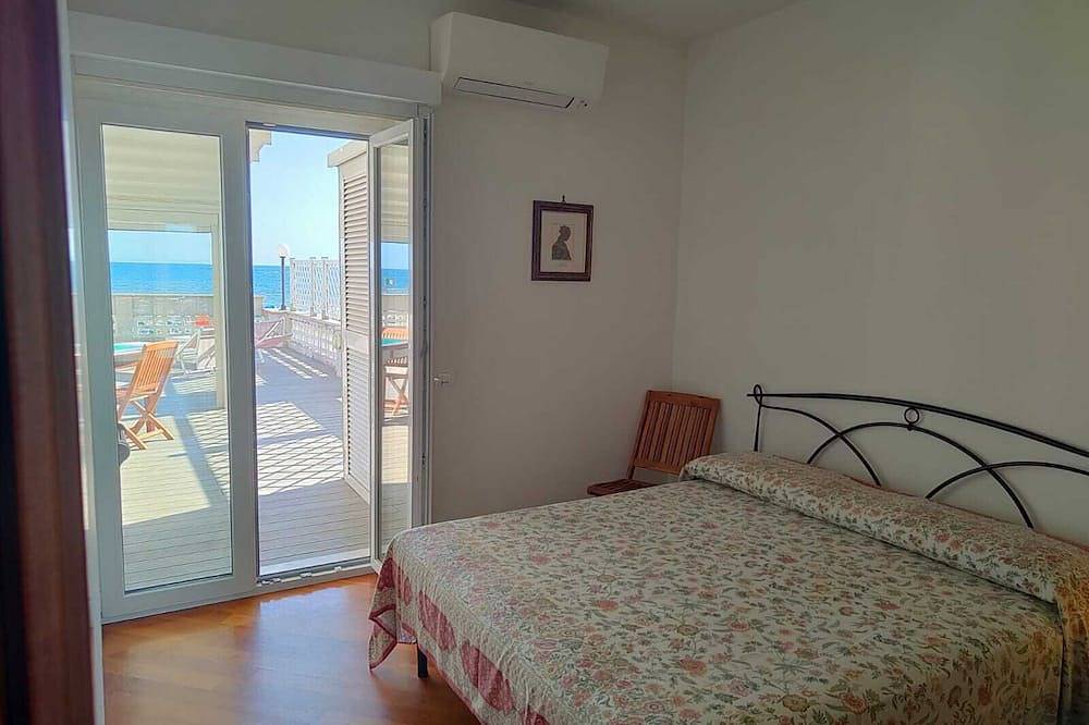 Entire apartment, The terrace by the sea in Nettuno, Rome Province