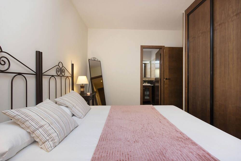 Entire apartment, Pirenaica by Bevalle in Escarrilla, Sallent de Gállego