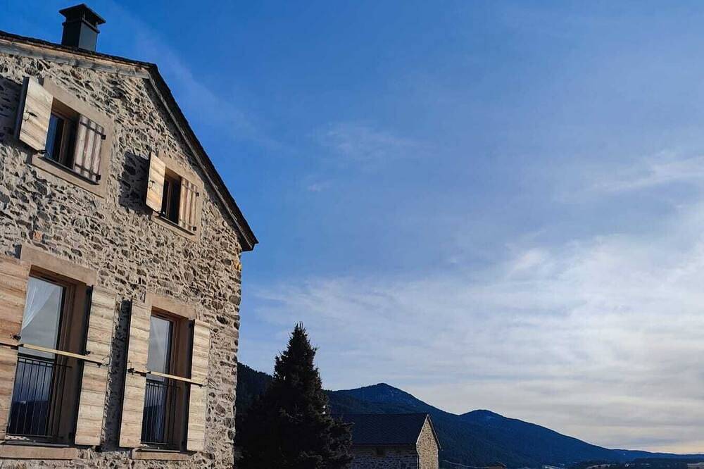 Chalet 8 people- 4 Bedrooms - Magnificent view in Réal, Parc naturel régional des Pyrénées catalanes