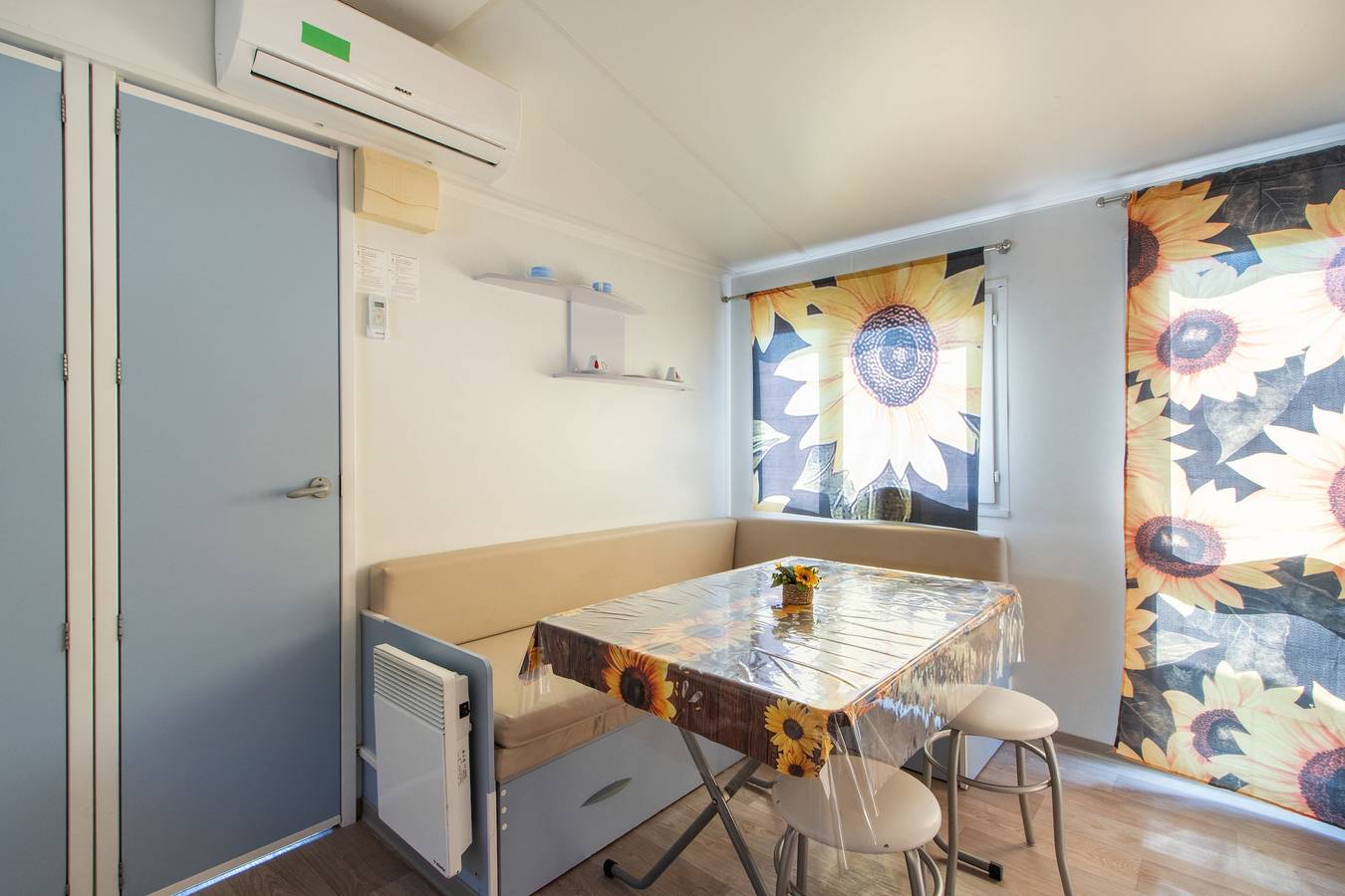 Mobilheim 'Móvil Home Grande 3' mit Bergblick, Wlan und Klimaanlage in Alòs de Balaguer, Noguera