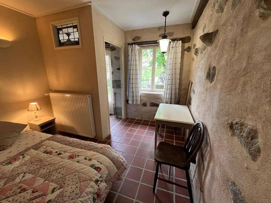 Appartement entier, Gite in Saint-Maurice-près-Pionsat, Puy-de-Dôme