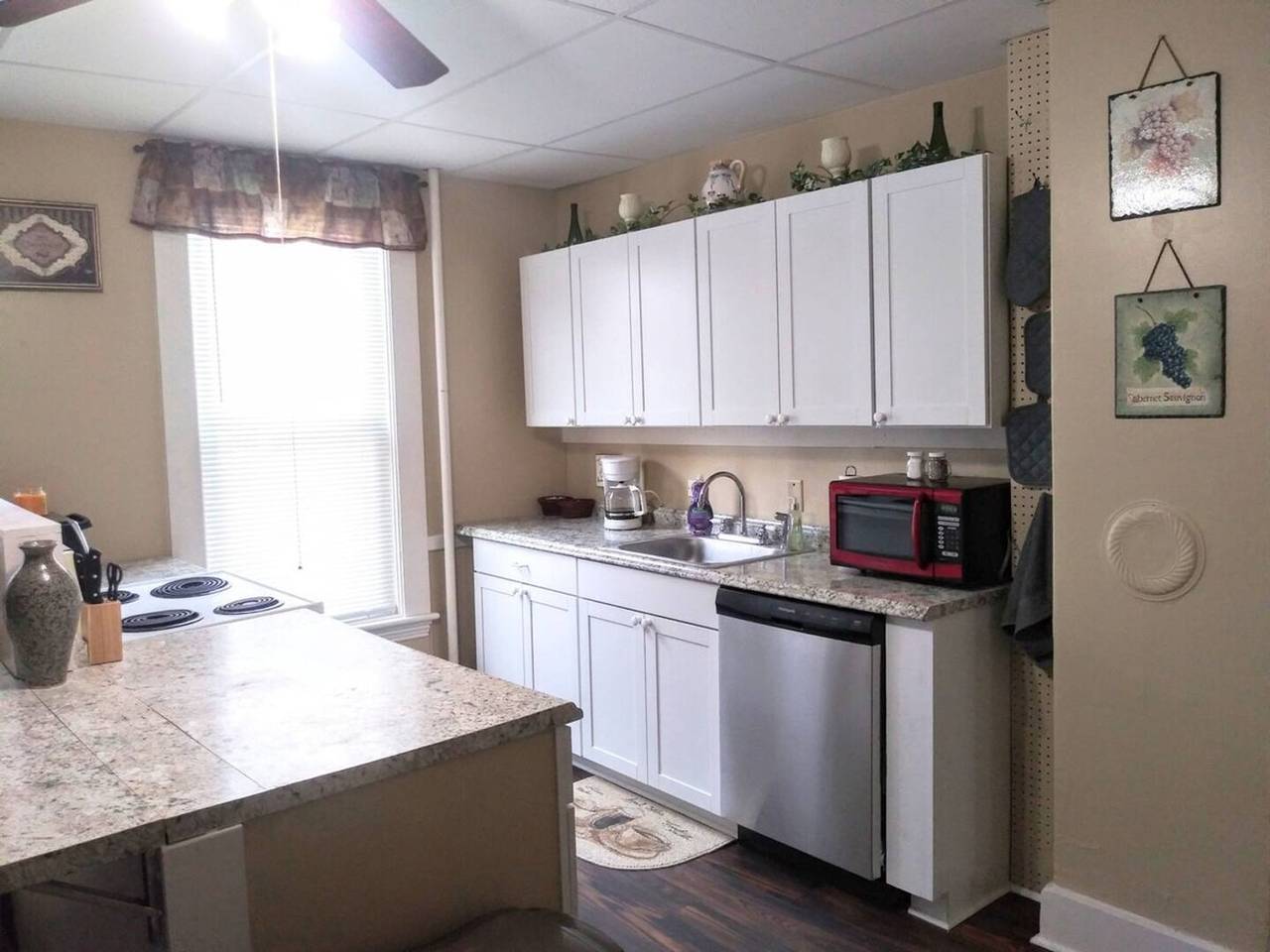 Ganze Wohnung, 1st Floor Suite in the heart of Concord in Merrimack Valley