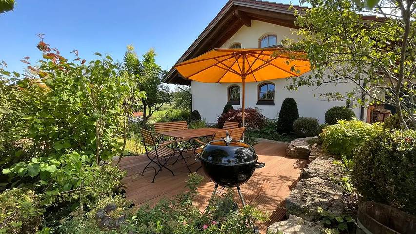 Ferienhaus für 8 Personen, mit Balkon und Terrasse sowie Garten