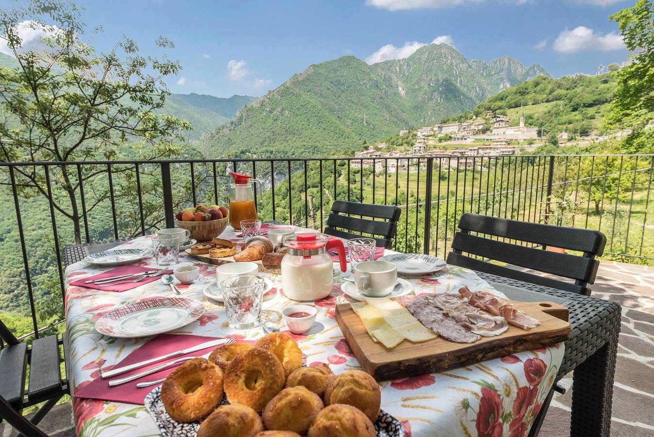 Appartamento intero, Appartamento "Nonno Bigi Papavero" con vista sulle montagne, Wi-Fi e giardino in Tremosine, Prealpi Gardesane