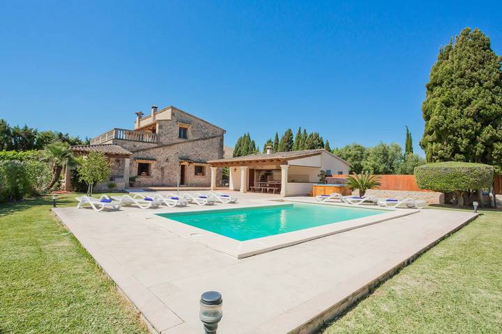 Villa für 8 Personen, mit Garten und Terrasse sowie Whirlpool in Alcúdia