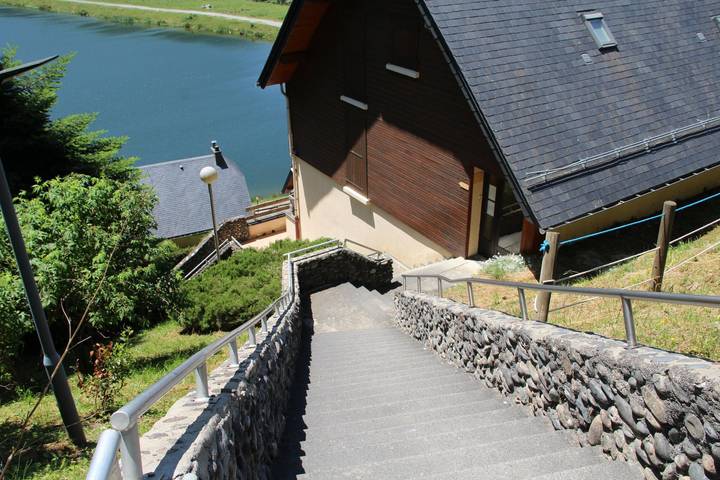 Gîte pour 4 personnes, avec balcon et vue sur le lac à Campan - 2