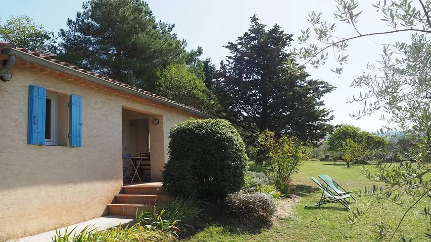 Location de vacances pour 3 personnes, avec jardin à Apt