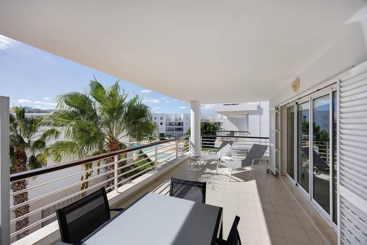Apartamento para 4 personas, con Balcón y Jardín además de Piscina para niños y Vistas al lago
