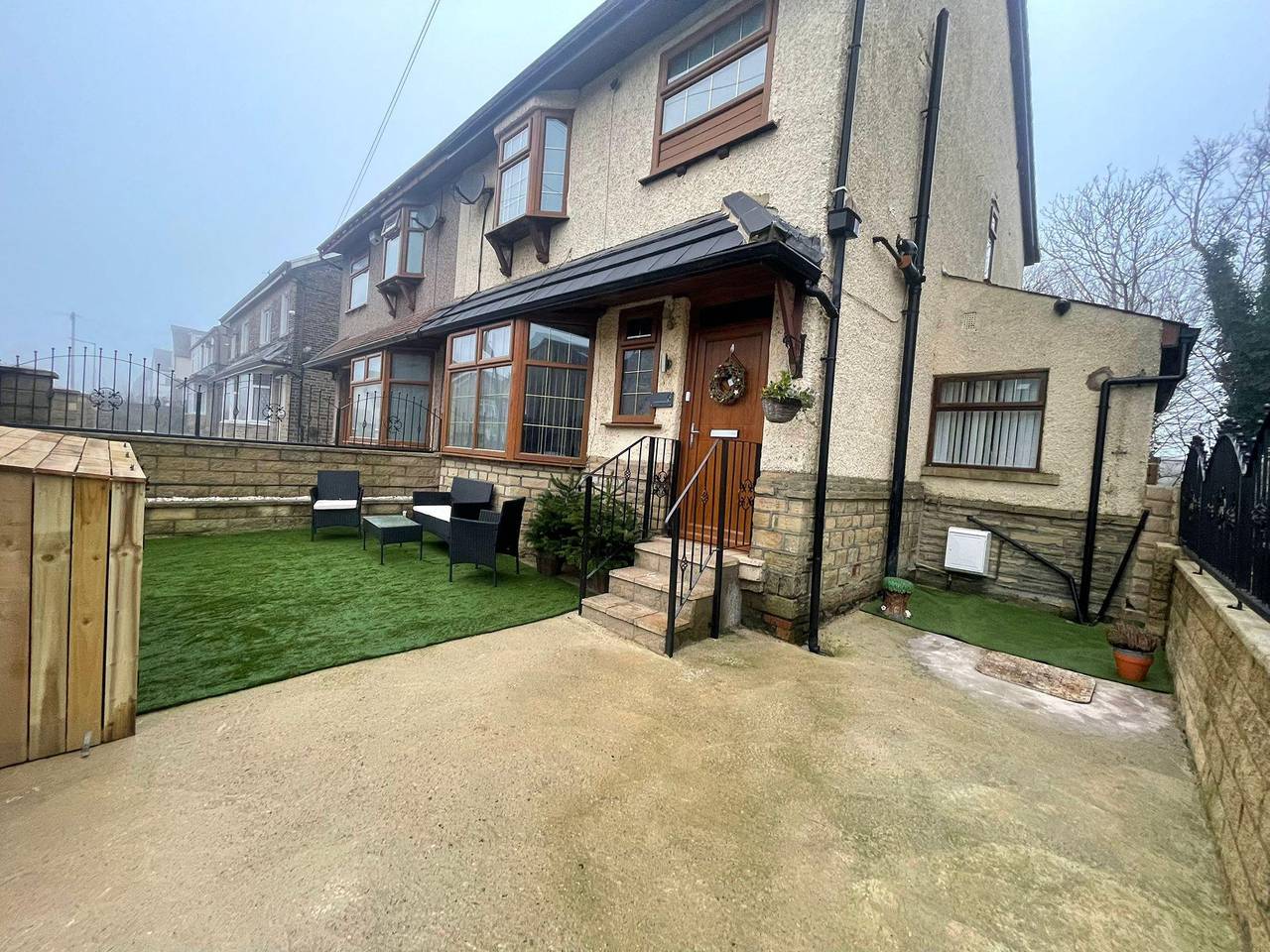 House Sleeps 9 with Garden and Parking in Bradford, Yorkshire de l'Ouest