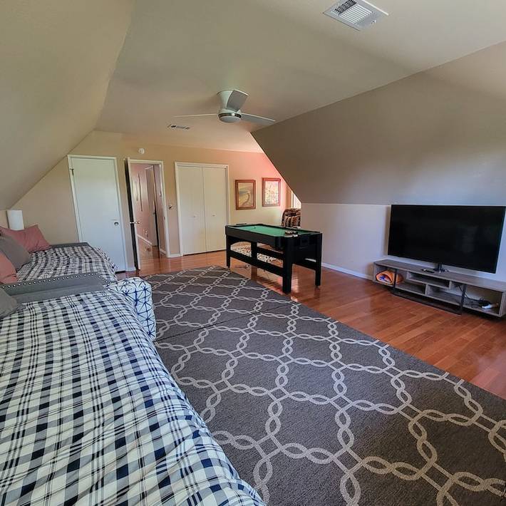 Log cabin for 10 people, with balcony and hot tub, with pets in Lake Arrowhead