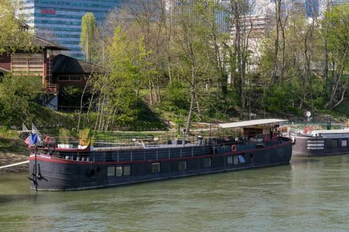 Maison de vacances pour 10 personnes, avec piscine et sauna ainsi que terrasse et jardin à Puteaux