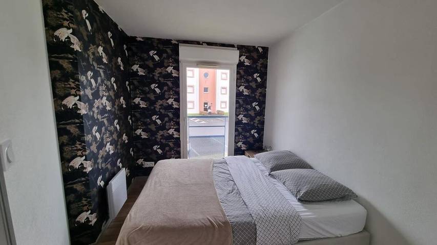 Gîte pour 2 personnes, avec terrasse et jardin à Ploumagoar - 4