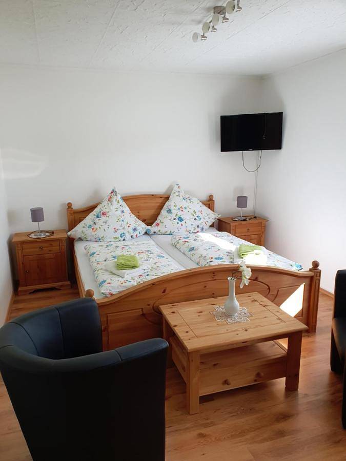 Ferienwohnung für 2 Personen, mit Ausblick und Terrasse in Gohrisch - 3