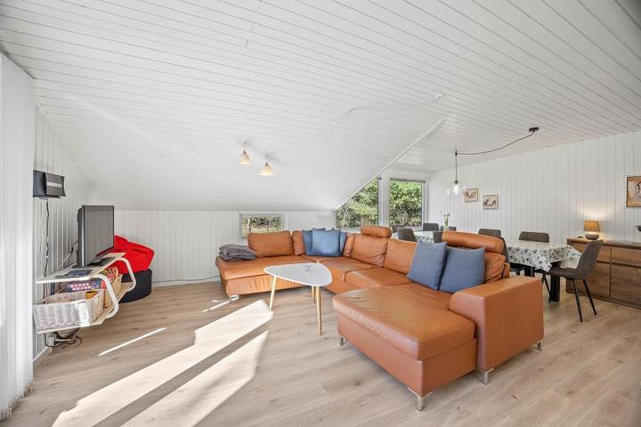 Ferienhaus für 8 Personen, mit Balkon/Terrasse und Whirlpool sowie Terrasse und Pool in Houstrup Strand - 3