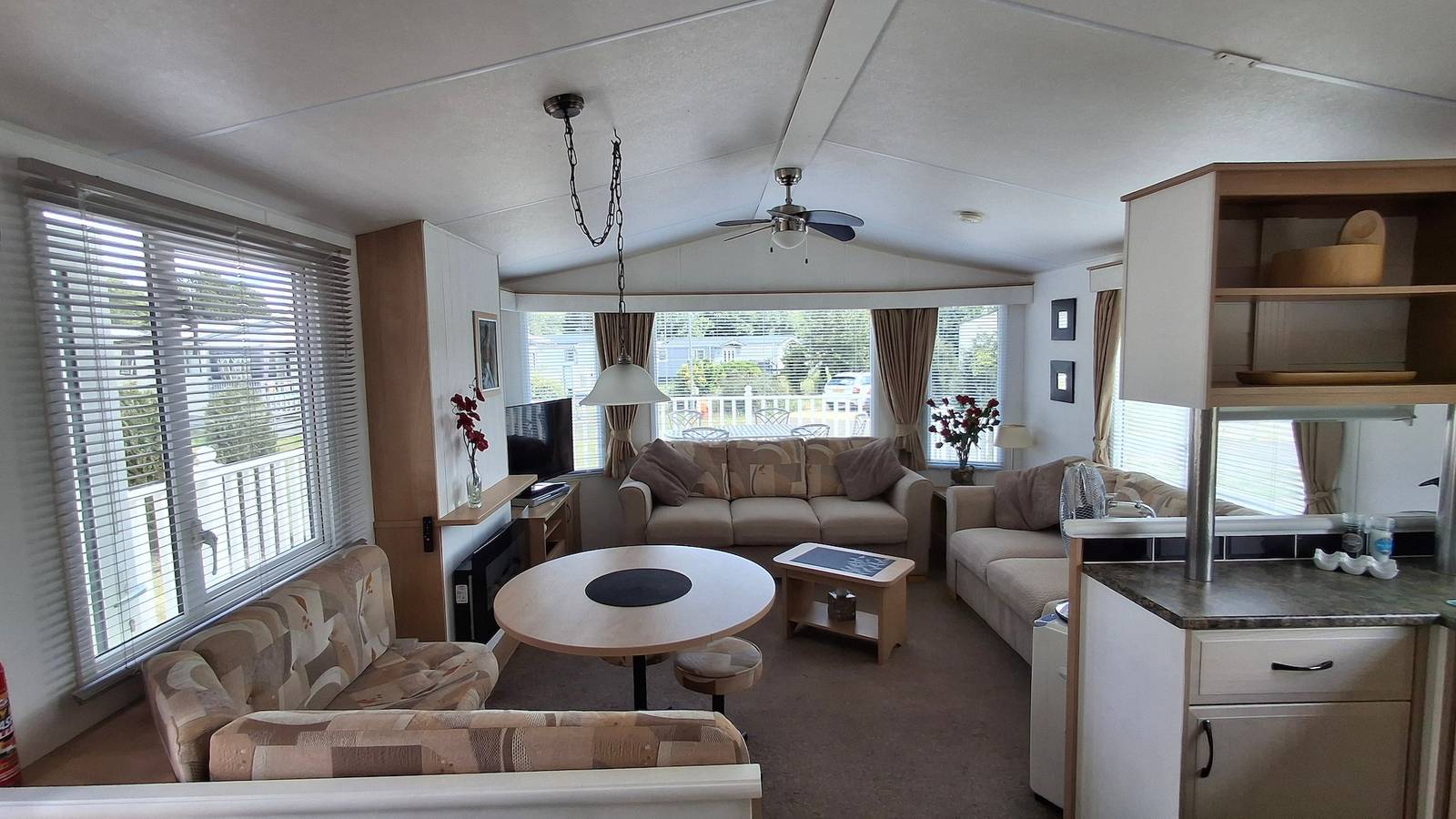 Static Caravan, 3 Bed, Sleeps 7, No Pets in Northampton, Northamptonshire