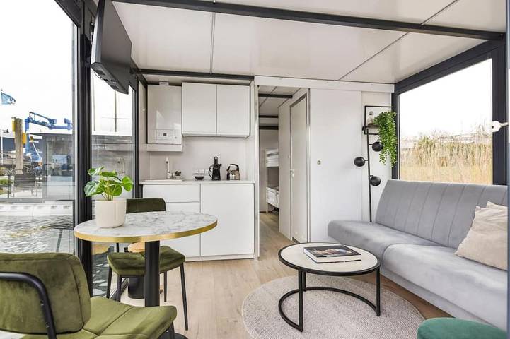 Cosy tiny houseboat near beach and restaurants by Weltevreden Experience in Zeewolde, Flevoland