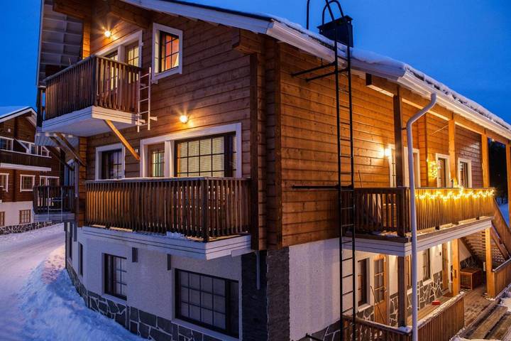 Apartament wakacyjny dla 10 osób, z sauna i jacuzzi oraz balkon w Laponia