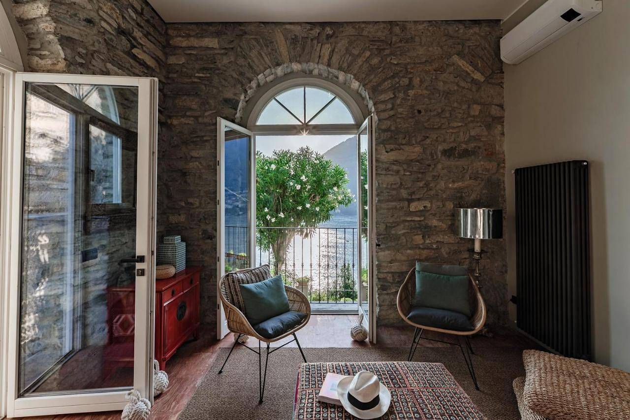 Villa La Solitaria - by Myhomeincomo in Blevio, Lago di Como