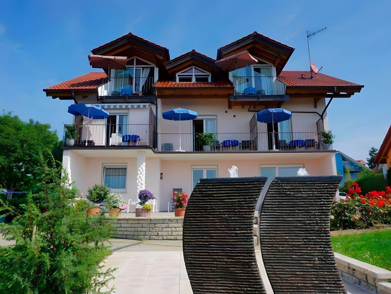 Pension Eva - Doppelzimmer mit Balkon Seeblick in Hagnau am Bodensee, Region Bodensee-Oberschwaben