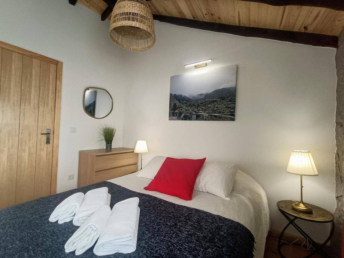 Two-Bedroom Chalet in Sabugueiro (Cidade), Serra da Estrela