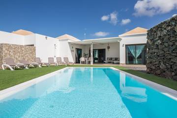 Villa for 8 People in La Oliva, Fuerteventura, Photo 1