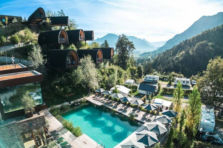 Gîte pour 4 personnes, avec Terrasse et Jardin ainsi que Bassin pour enfant et Piscine