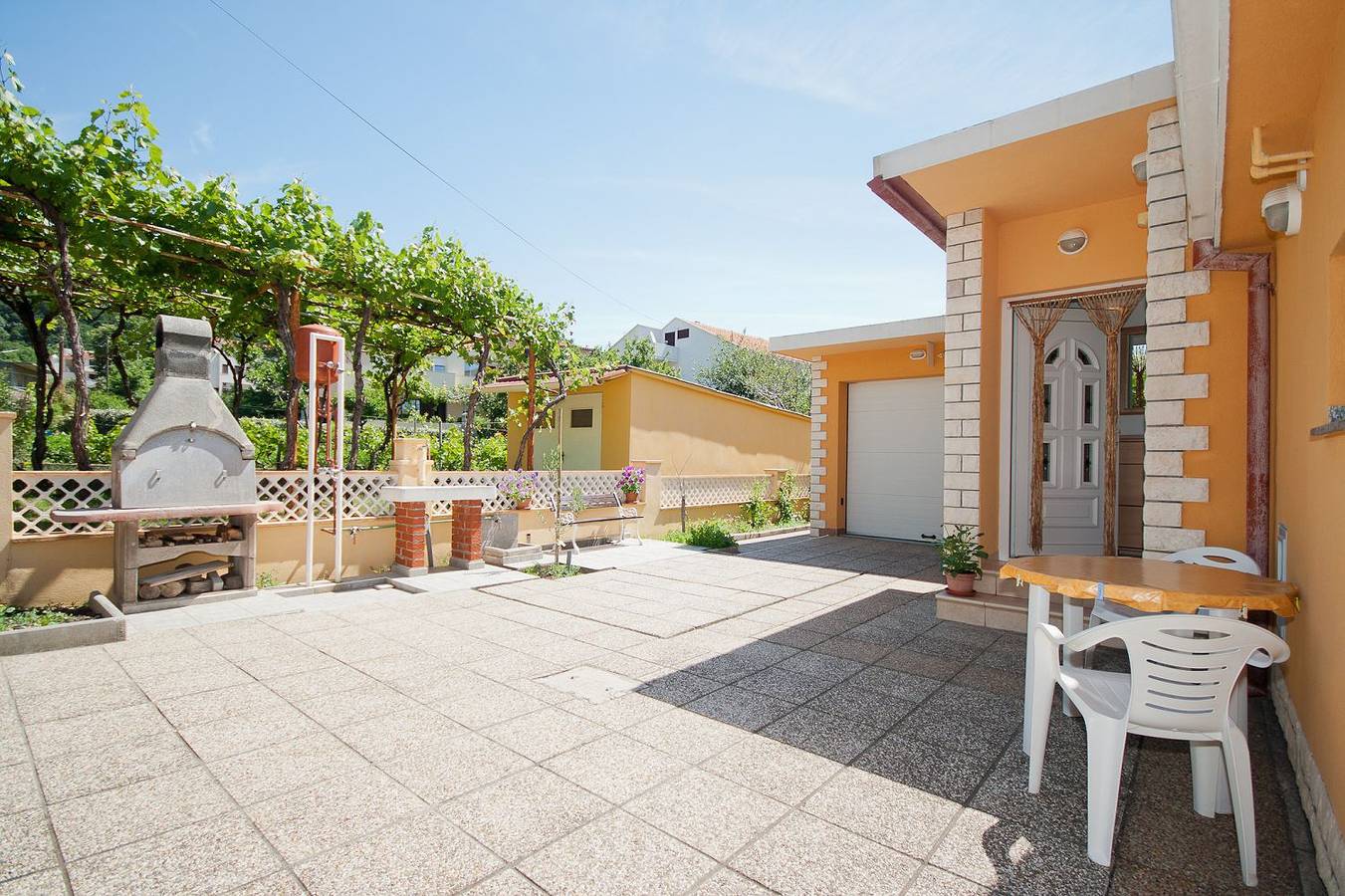 Appartement entier, Appartement de vacances pour 2 personnes avec terrasse in Baška, Krk