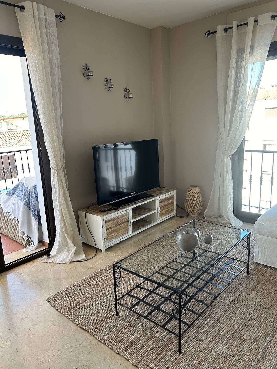 Entire apartment, Marina real 161 in Playa Gaviotas, Manilva