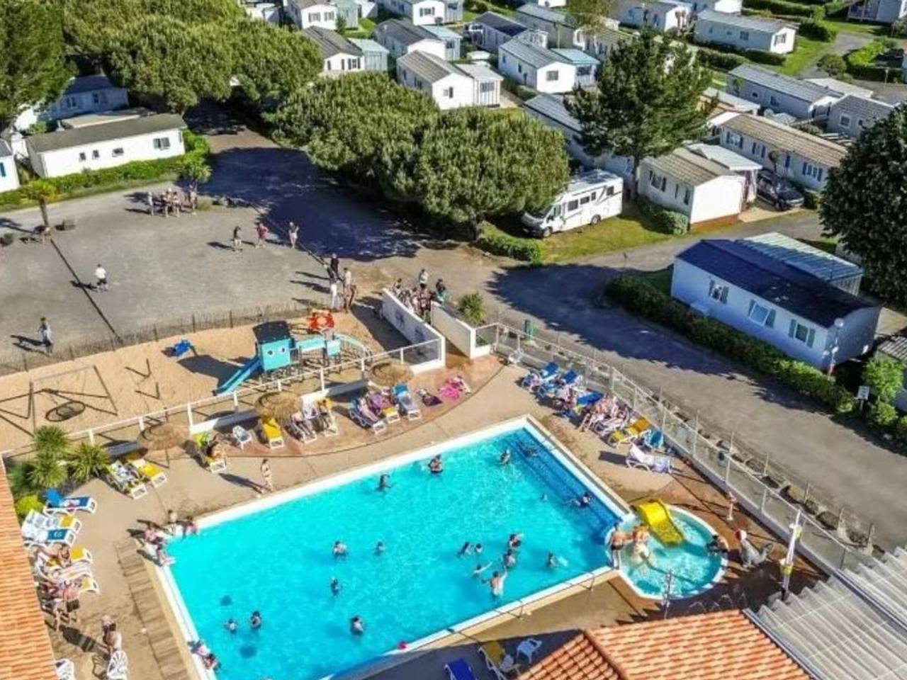Mobil-home 3 Chambres, Terrasse Paisible in Notre-Dame-de-Monts, Vendée